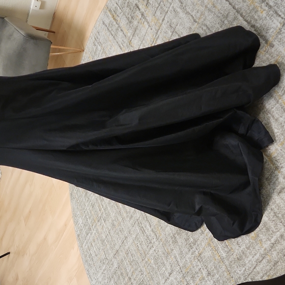 NWT Size 6 Black Mac Duggal Gown - Picture 6 of 13